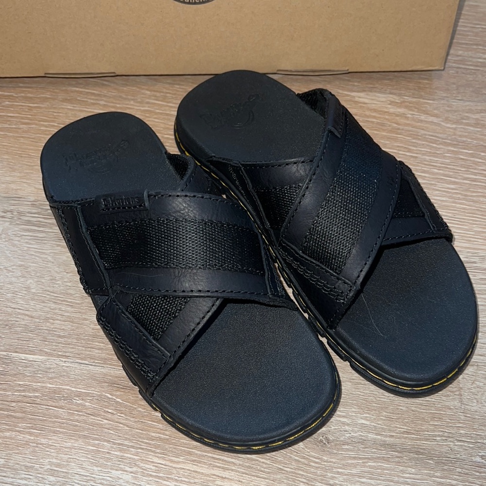 NIB DR. MARTENS ATHENS SLIDE SANDAL UNISEX